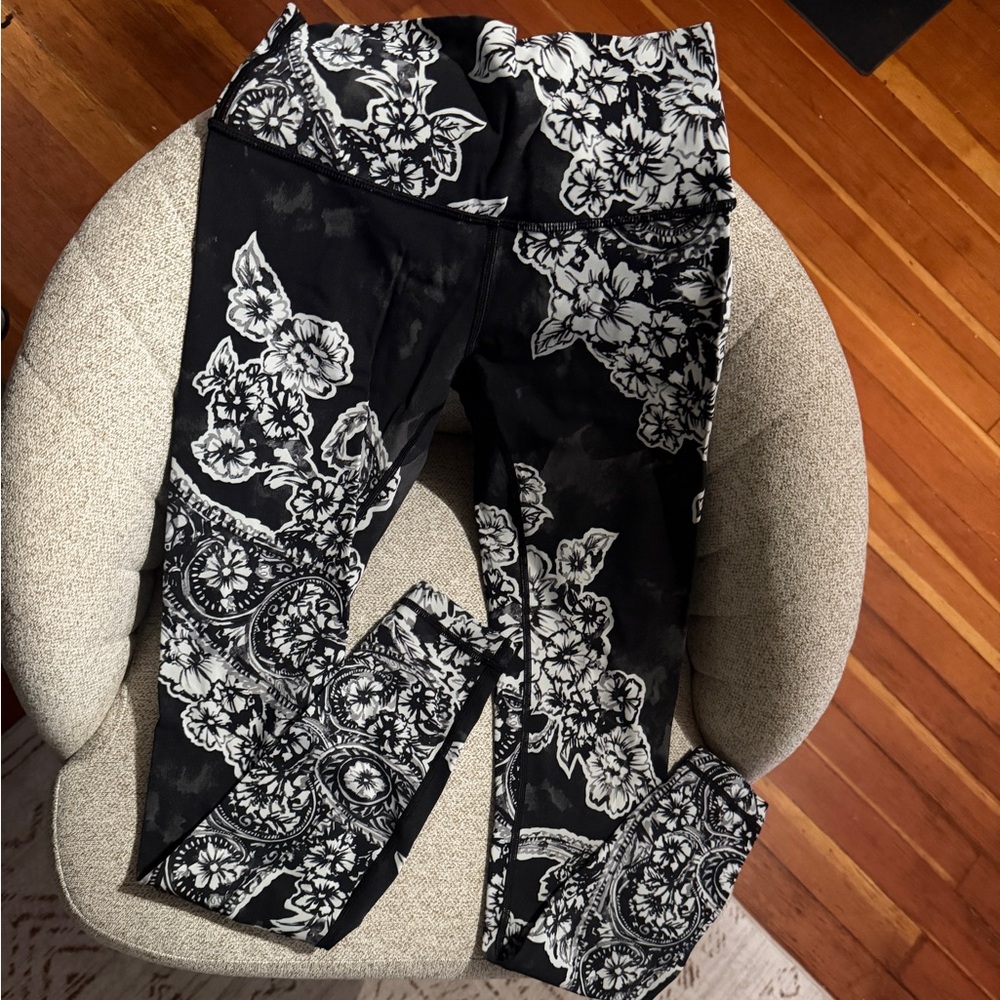 Lululemon wunder under size 4
